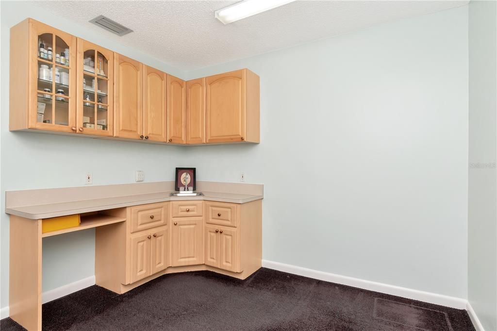 待售: $265,000 (0 贝兹, 0 浴室, 1106 平方英尺)