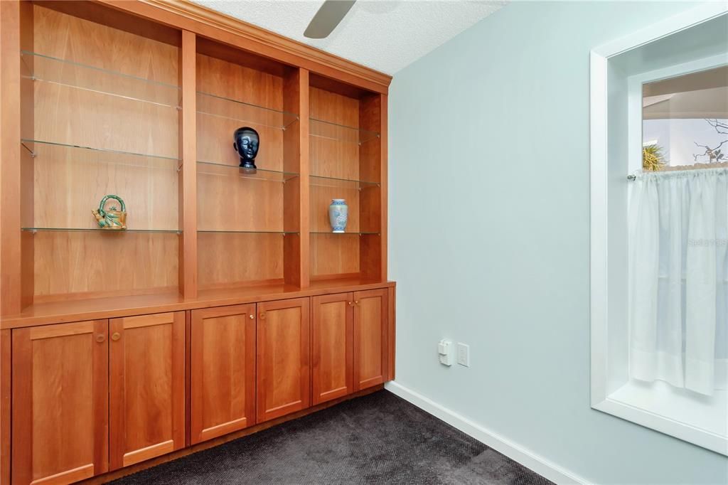 待售: $265,000 (0 贝兹, 0 浴室, 1106 平方英尺)