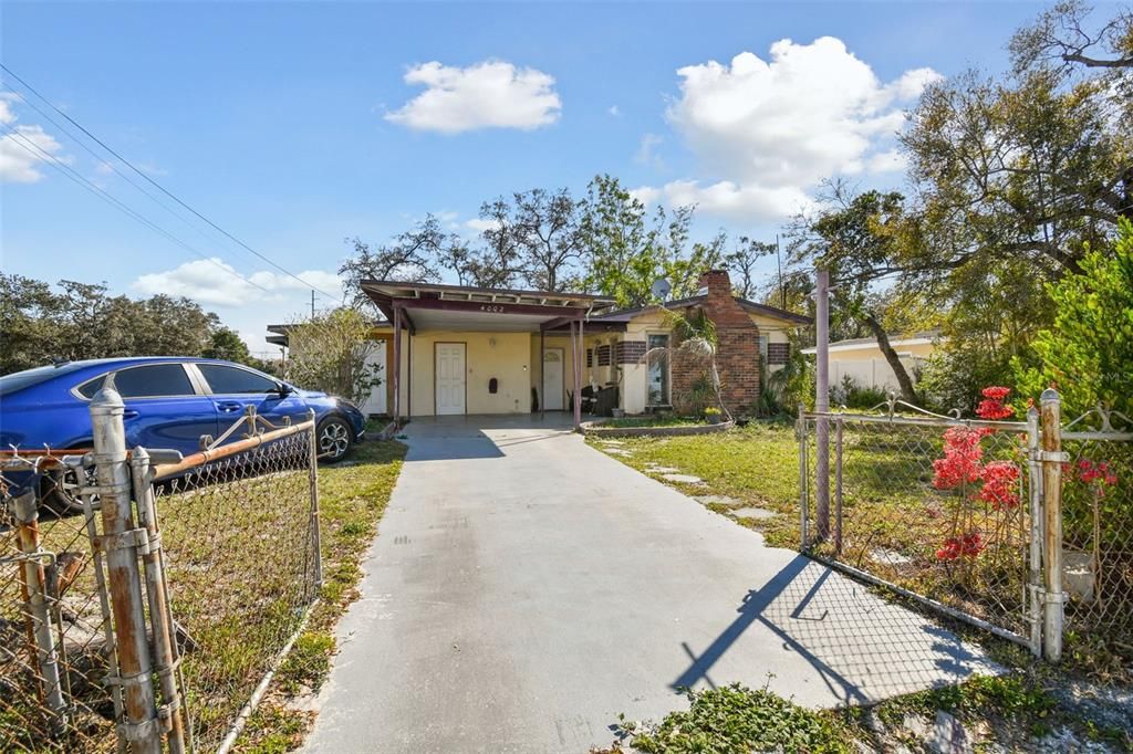 Activo con contrato: $410,000 (3 camas, 1 baños, 1418 Pies cuadrados)