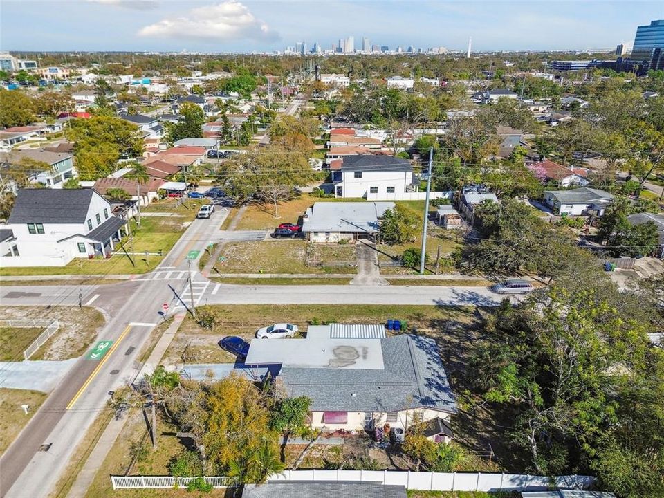 Activo con contrato: $410,000 (3 camas, 1 baños, 1418 Pies cuadrados)