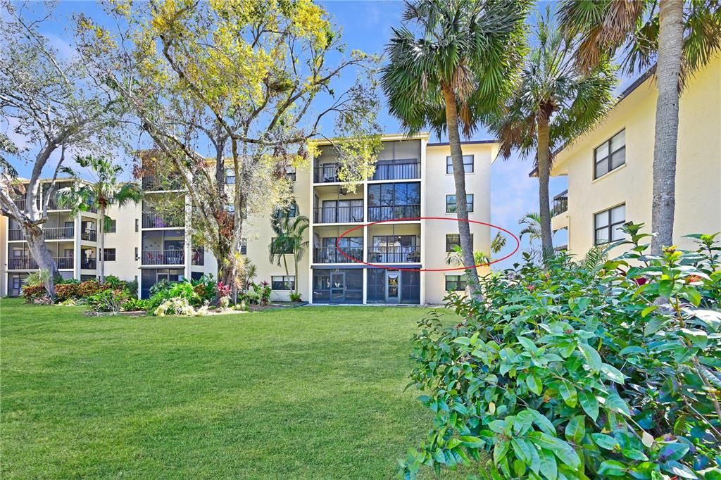 合同活跃: $130,000 (2 贝兹, 2 浴室, 1144 平方英尺)