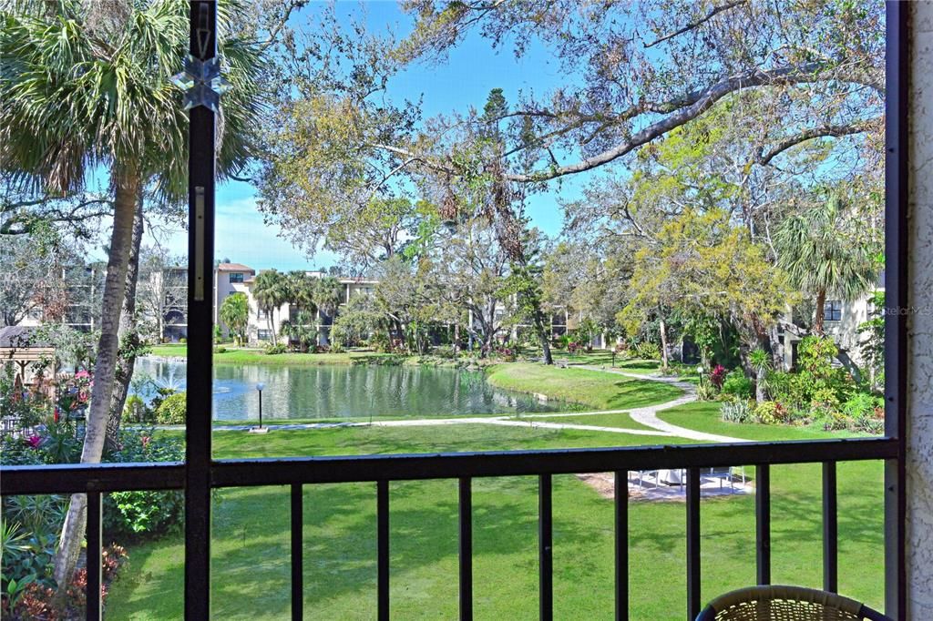 合同活跃: $130,000 (2 贝兹, 2 浴室, 1144 平方英尺)