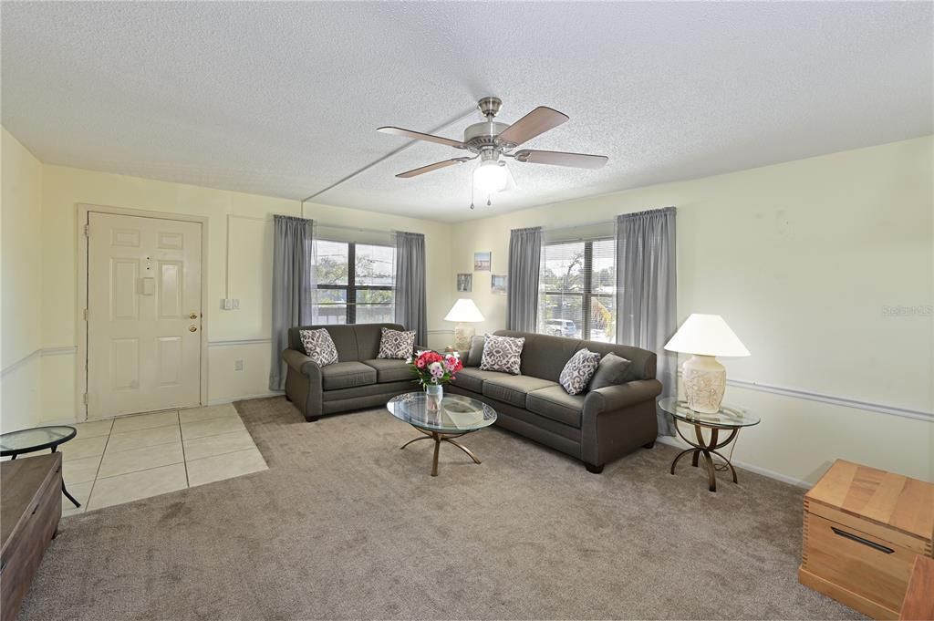 合同活跃: $130,000 (2 贝兹, 2 浴室, 1144 平方英尺)