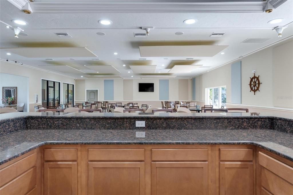 В аренду: $4,000 (1 спален, 1 ванн, 811 Квадратных фут)