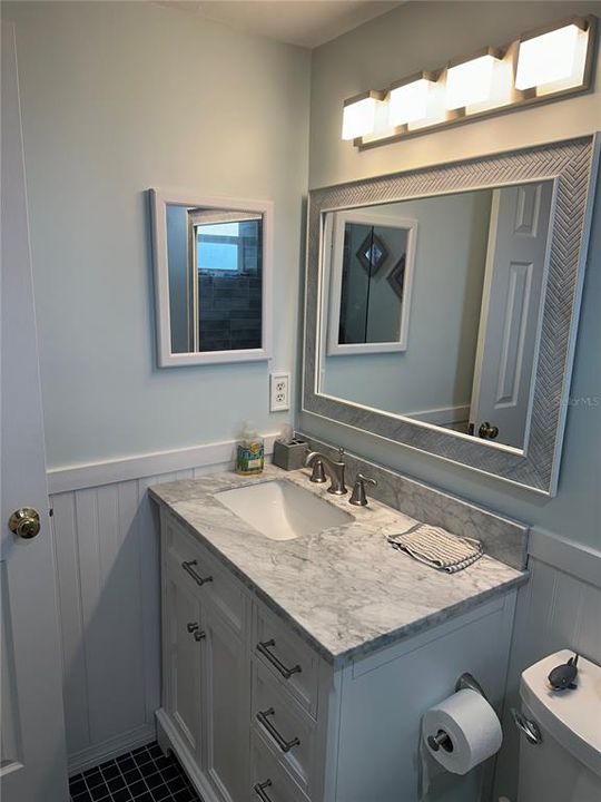 В аренду: $4,000 (1 спален, 1 ванн, 811 Квадратных фут)