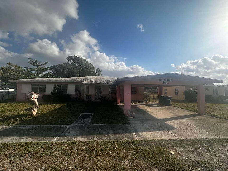 Недавно продано: $454,999 (4 спален, 2 ванн, 1871 Квадратных фут)