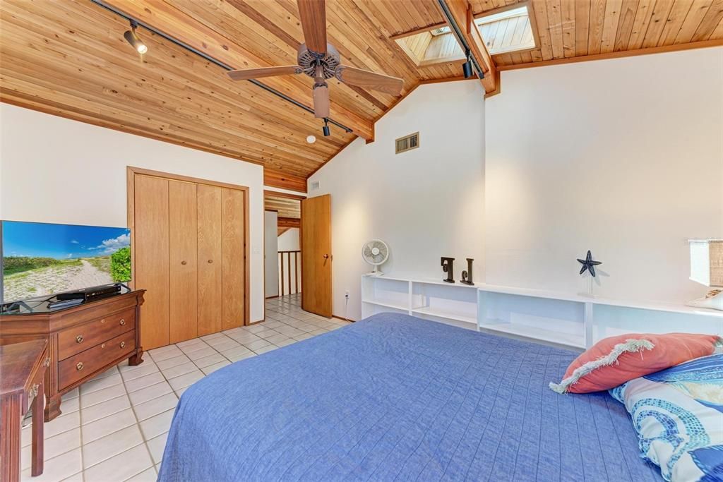 На продажу: $2,995,000 (3 спален, 2 ванн, 1671 Квадратных фут)