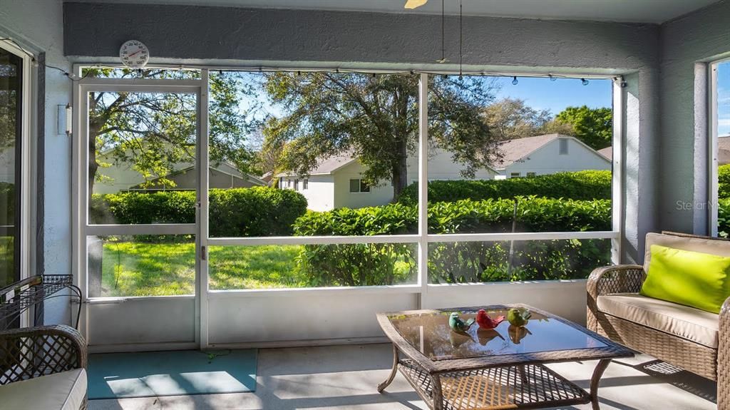 合同活跃: $300,000 (2 贝兹, 2 浴室, 1498 平方英尺)