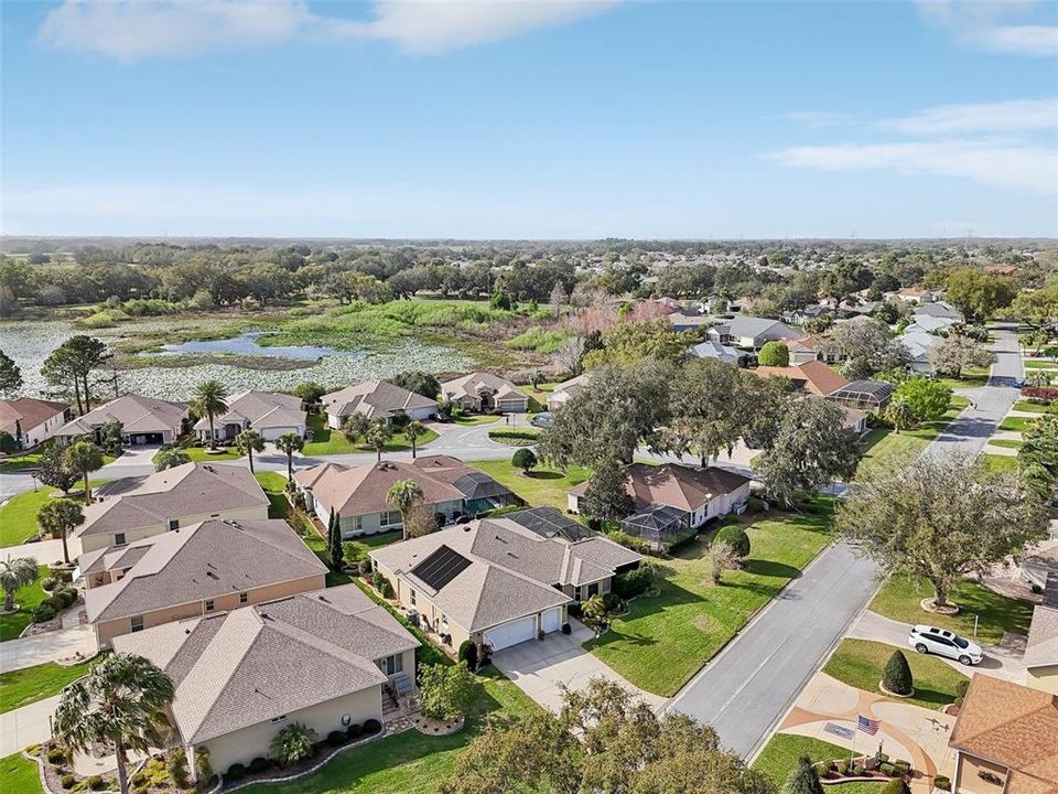 Под контрактом: $655,555 (3 спален, 2 ванн, 2086 Квадратных фут)