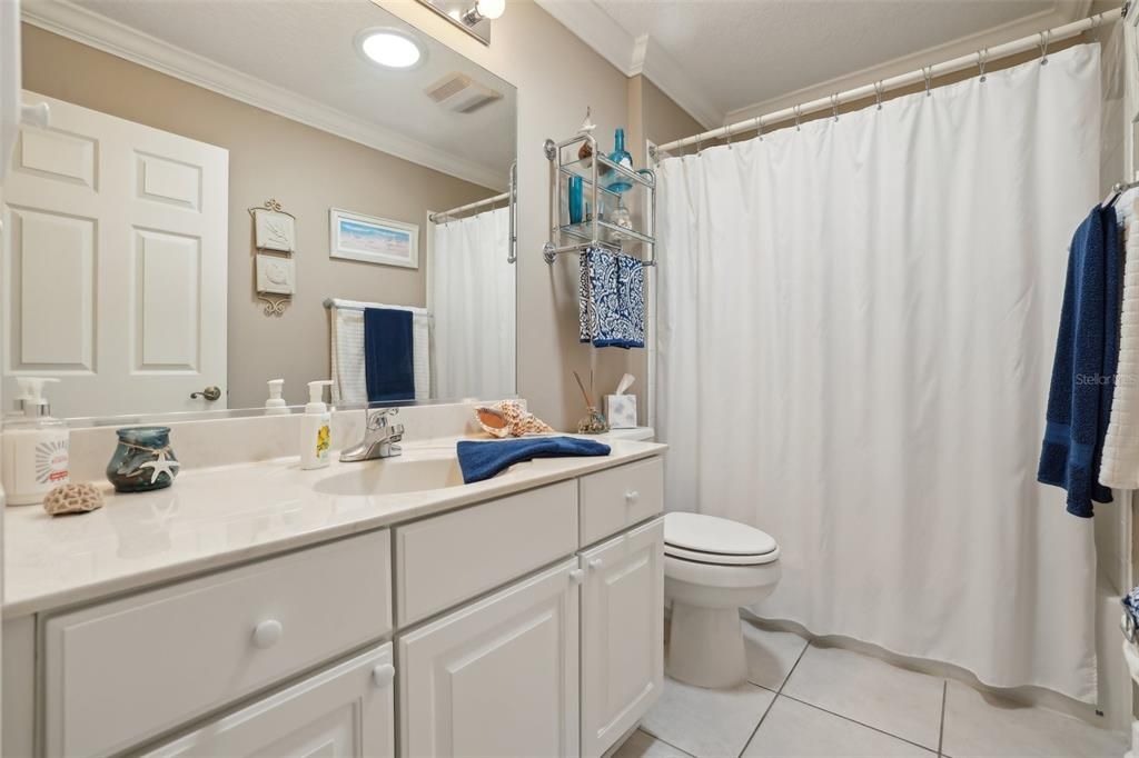 Под контрактом: $655,555 (3 спален, 2 ванн, 2086 Квадратных фут)