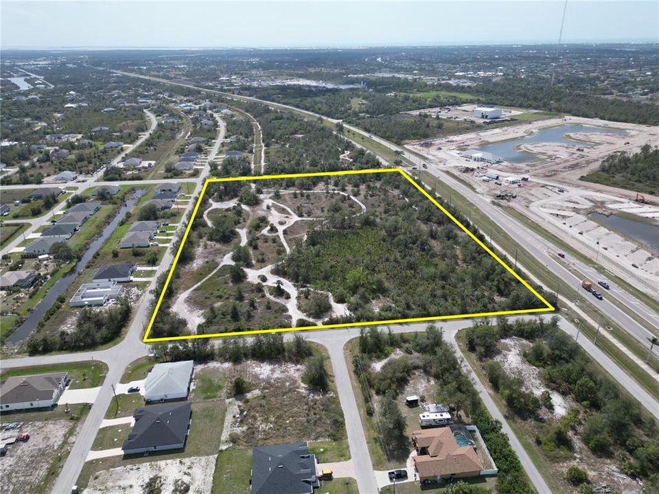 待售: $4,136,025 (12.66 acres)