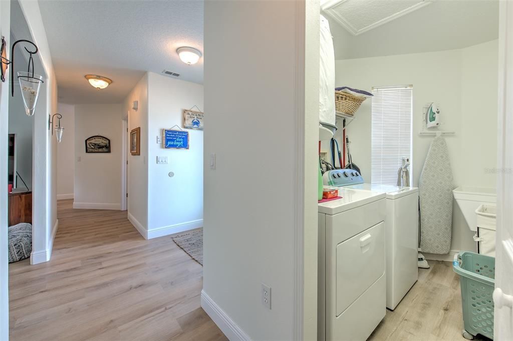 待售: $600,000 (3 贝兹, 2 浴室, 1998 平方英尺)