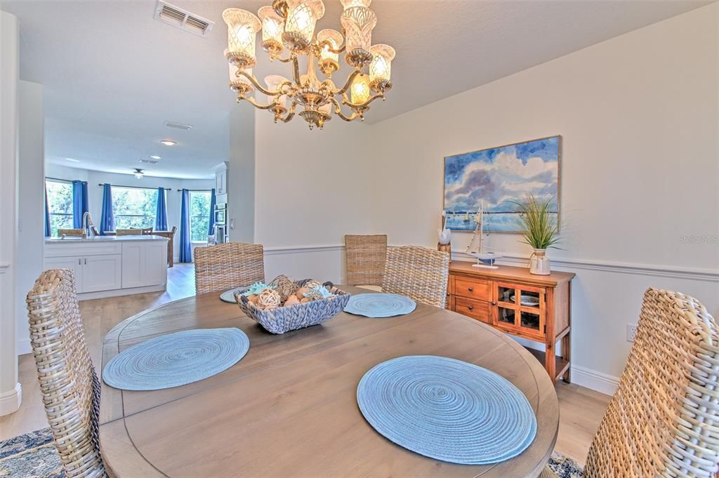 待售: $600,000 (3 贝兹, 2 浴室, 1998 平方英尺)