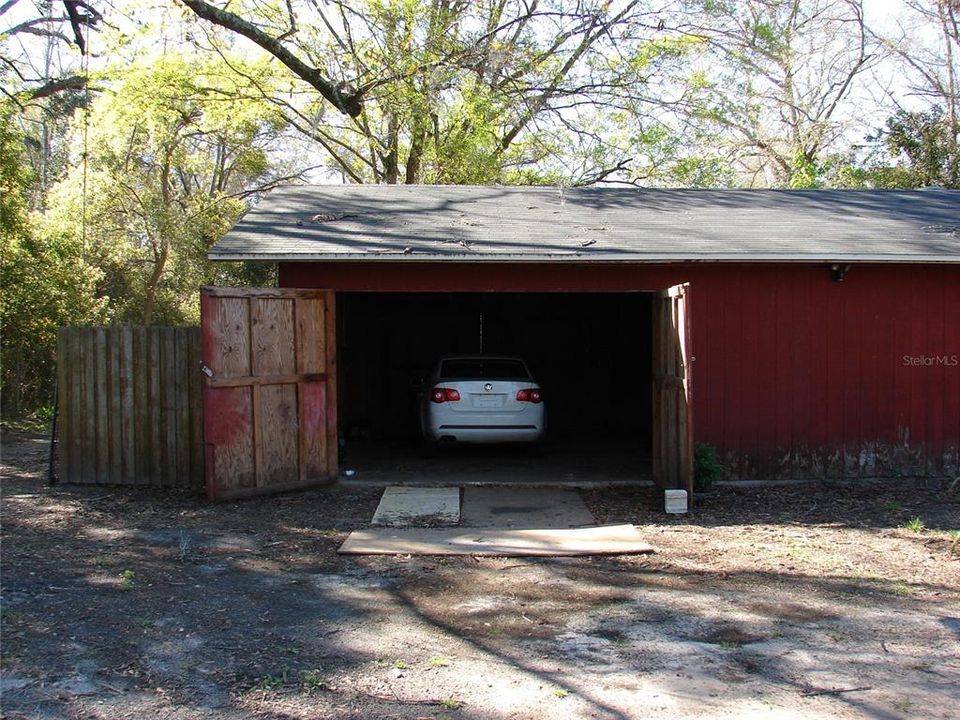 Active With Contract: $222,000 (4.24 acres)