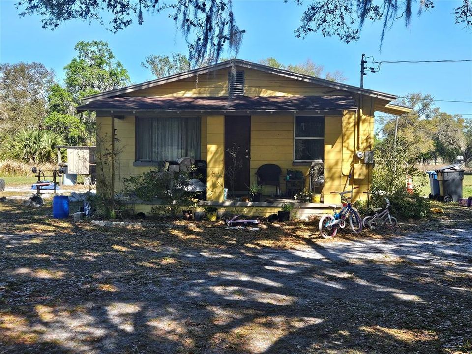 最近售出: $280,000 (3 贝兹, 1 浴室, 744 平方英尺)