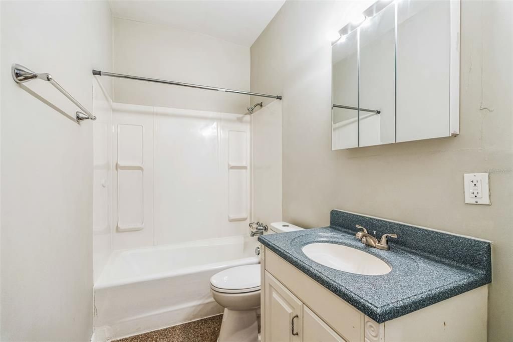 Active With Contract: $289,900 (3 beds, 1 baths, 1334 Square Feet)