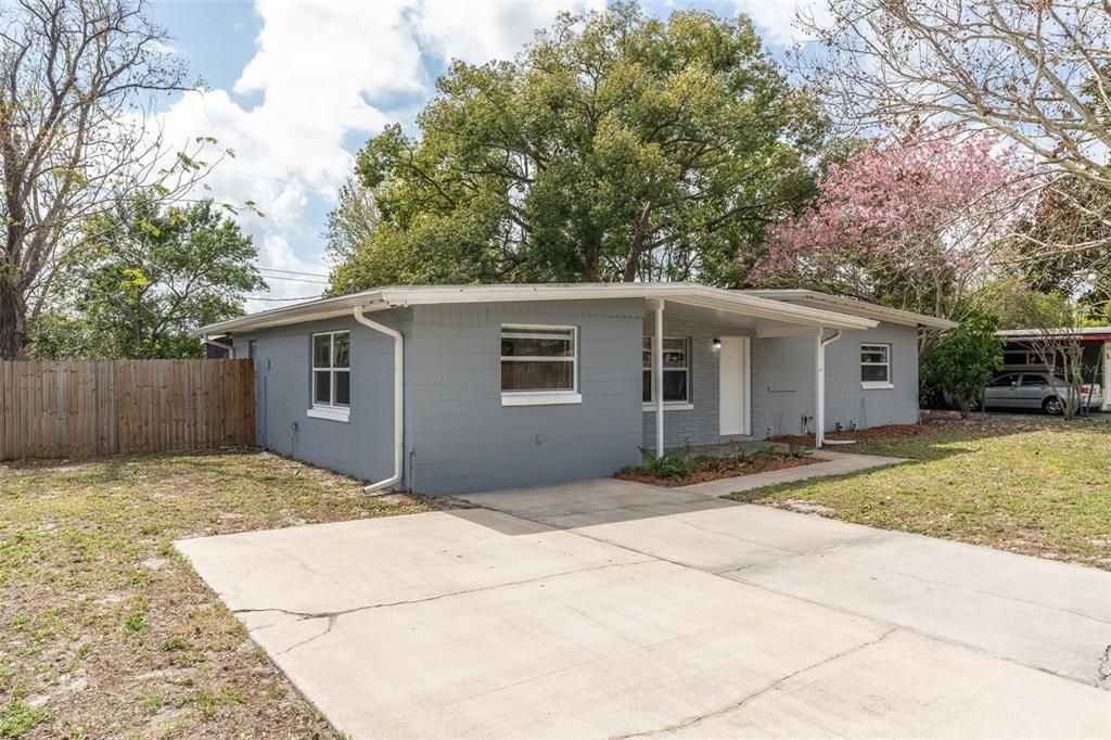 Active With Contract: $289,900 (3 beds, 1 baths, 1334 Square Feet)