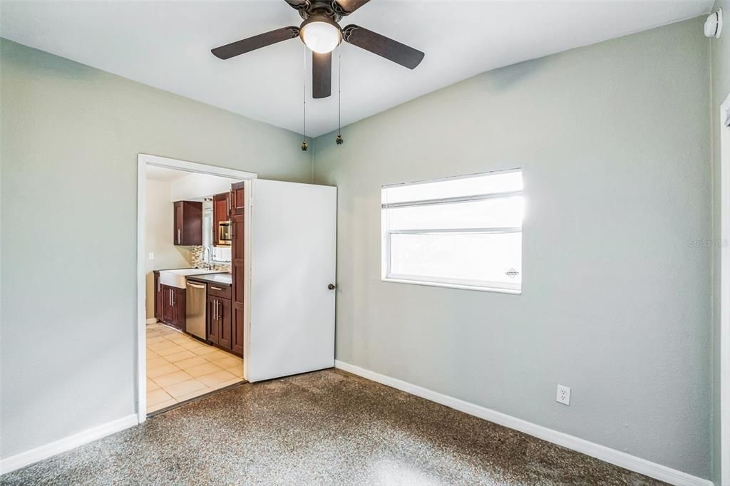 Active With Contract: $289,900 (3 beds, 1 baths, 1334 Square Feet)
