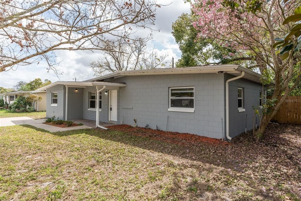 Active With Contract: $289,900 (3 beds, 1 baths, 1334 Square Feet)