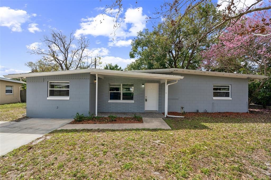 Active With Contract: $289,900 (3 beds, 1 baths, 1334 Square Feet)