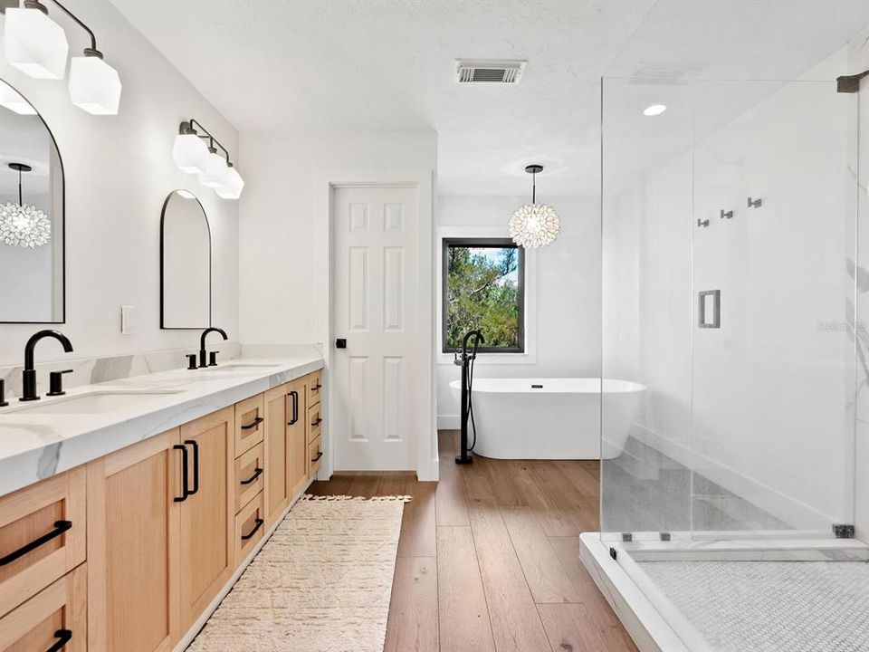 En Venta: $1,675,000 (3 camas, 3 baños, 3081 Pies cuadrados)