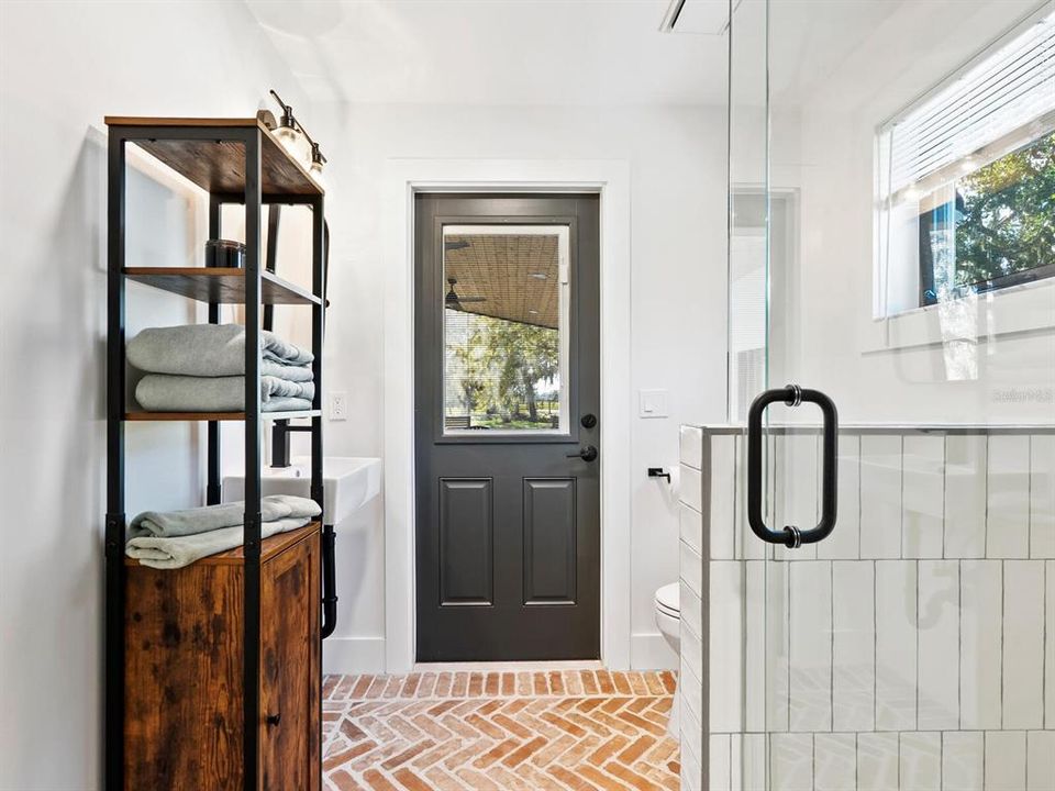 En Venta: $1,675,000 (3 camas, 3 baños, 3081 Pies cuadrados)