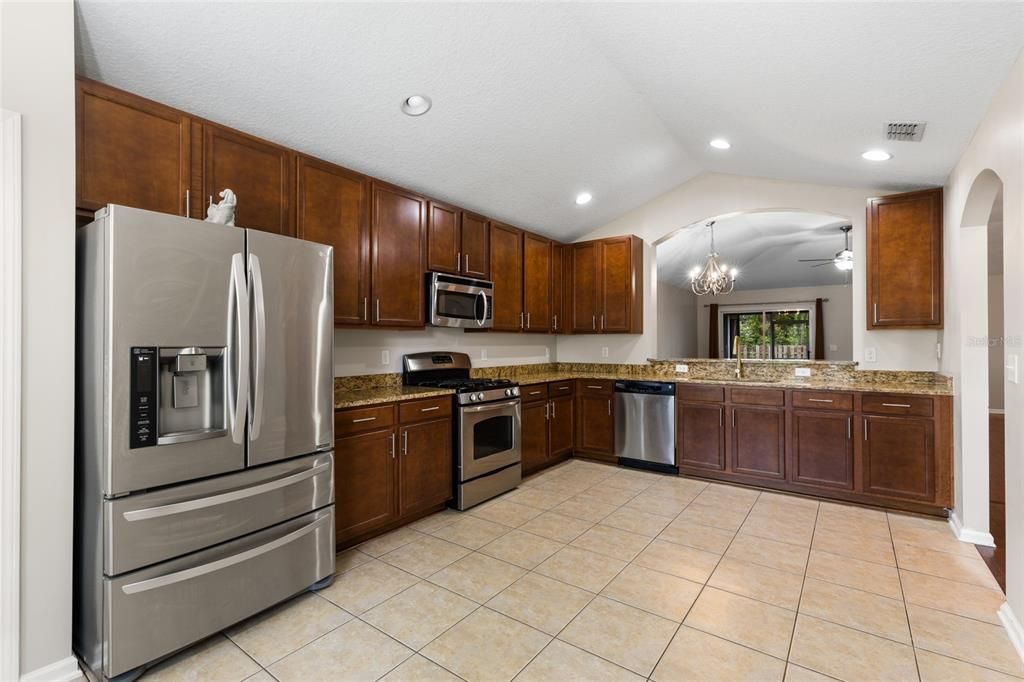 На продажу: $349,000 (3 спален, 2 ванн, 1659 Квадратных фут)