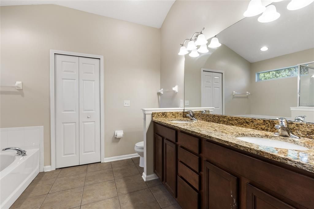 На продажу: $349,000 (3 спален, 2 ванн, 1659 Квадратных фут)