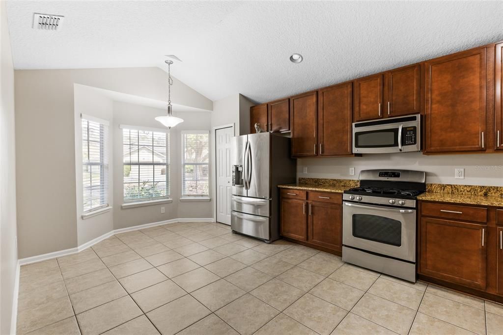 На продажу: $349,000 (3 спален, 2 ванн, 1659 Квадратных фут)