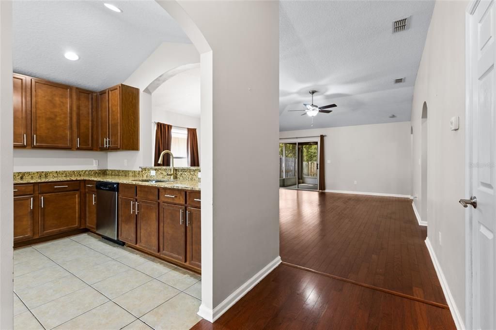 На продажу: $349,000 (3 спален, 2 ванн, 1659 Квадратных фут)