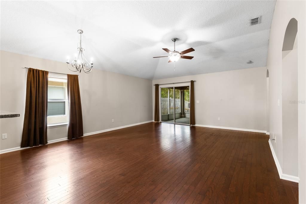 На продажу: $349,000 (3 спален, 2 ванн, 1659 Квадратных фут)