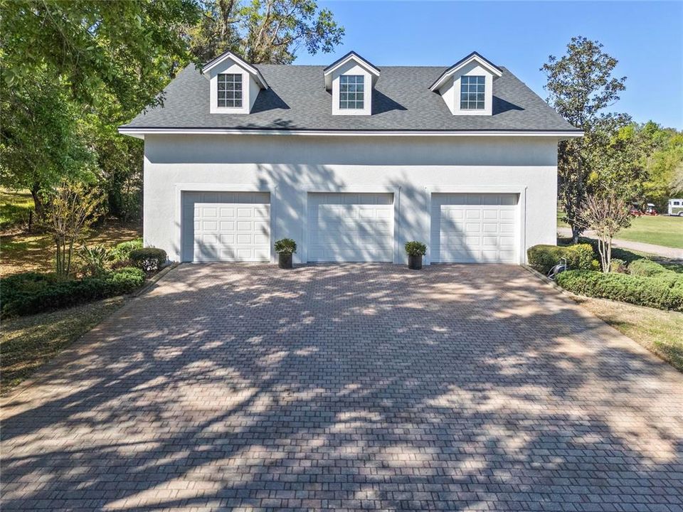 Active With Contract: $1,899,000 (4 beds, 3 baths, 4404 Square Feet)