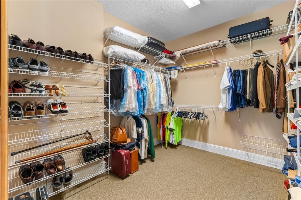 Active With Contract: $1,899,000 (4 beds, 3 baths, 4404 Square Feet)