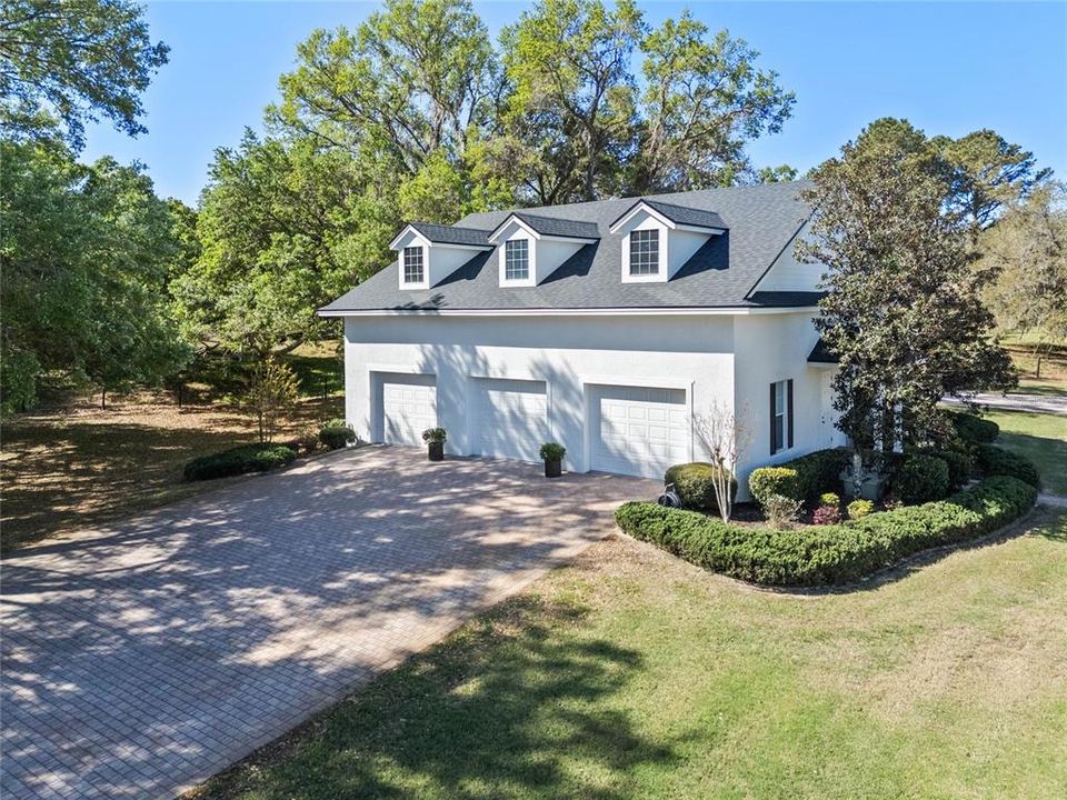 Active With Contract: $1,899,000 (4 beds, 3 baths, 4404 Square Feet)