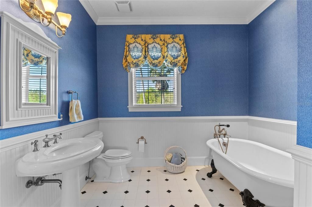 Active With Contract: $1,899,000 (4 beds, 3 baths, 4404 Square Feet)