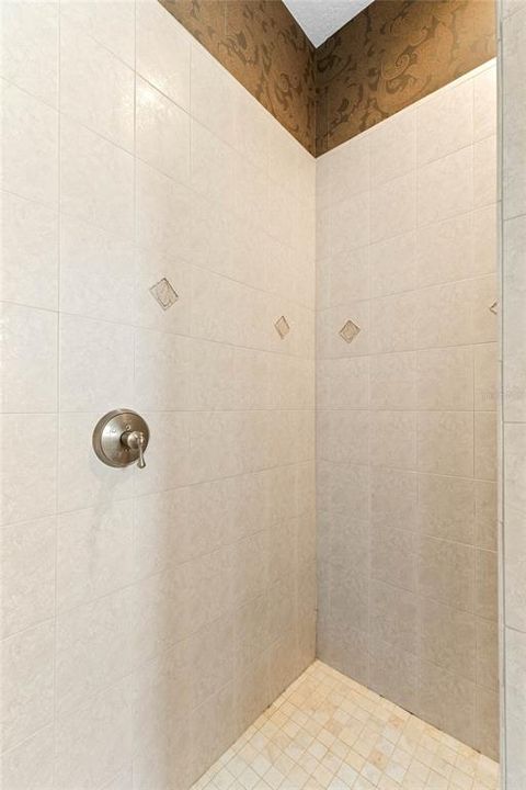 Active With Contract: $1,899,000 (4 beds, 3 baths, 4404 Square Feet)