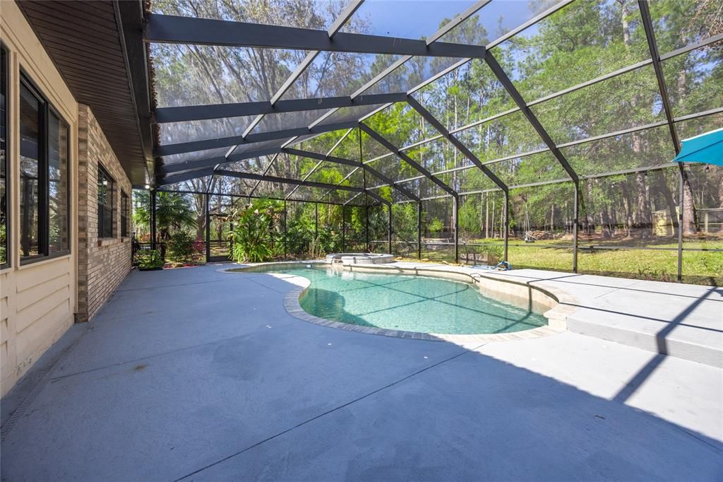 合同活跃: $824,900 (5 贝兹, 4 浴室, 3629 平方英尺)