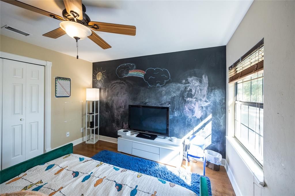 合同活跃: $824,900 (5 贝兹, 4 浴室, 3629 平方英尺)