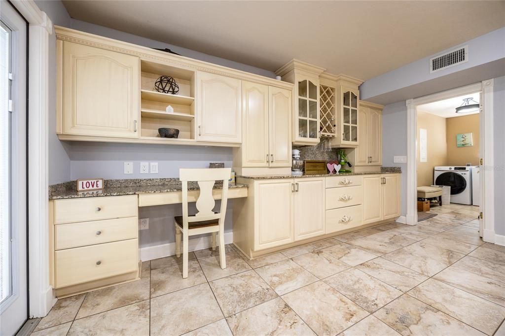 合同活跃: $824,900 (5 贝兹, 4 浴室, 3629 平方英尺)