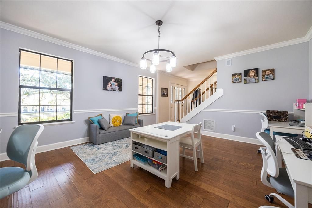 合同活跃: $824,900 (5 贝兹, 4 浴室, 3629 平方英尺)