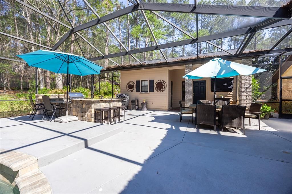 合同活跃: $824,900 (5 贝兹, 4 浴室, 3629 平方英尺)