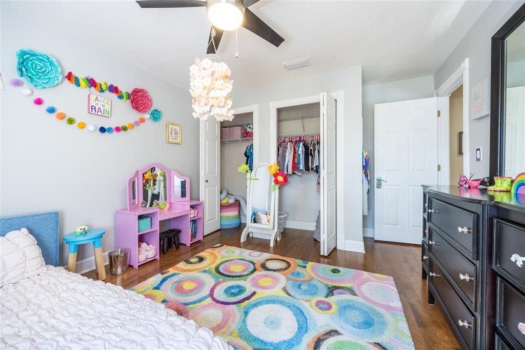 合同活跃: $824,900 (5 贝兹, 4 浴室, 3629 平方英尺)