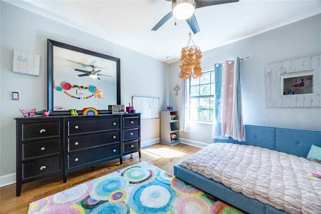 合同活跃: $824,900 (5 贝兹, 4 浴室, 3629 平方英尺)