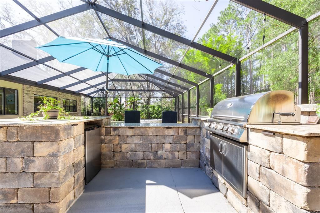 合同活跃: $824,900 (5 贝兹, 4 浴室, 3629 平方英尺)