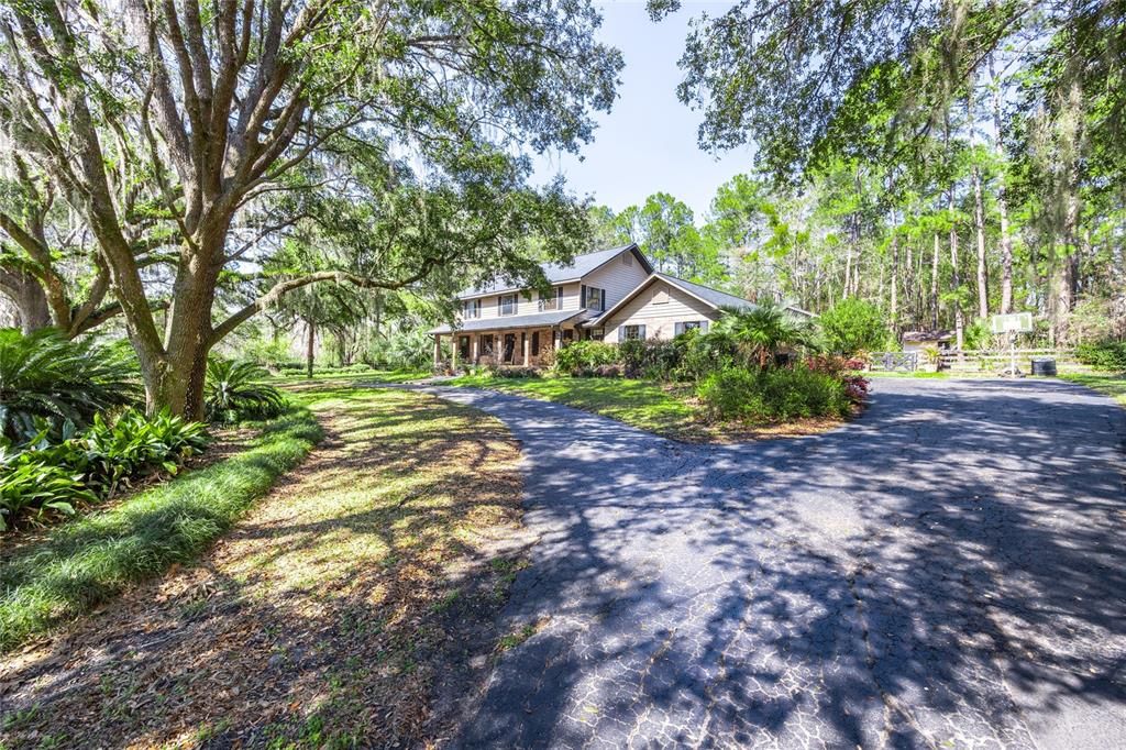 合同活跃: $824,900 (5 贝兹, 4 浴室, 3629 平方英尺)