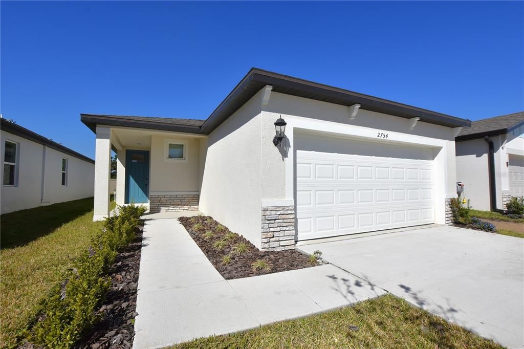 Recently Rented: $2,200 (4 beds, 2 baths, 1607 Square Feet)