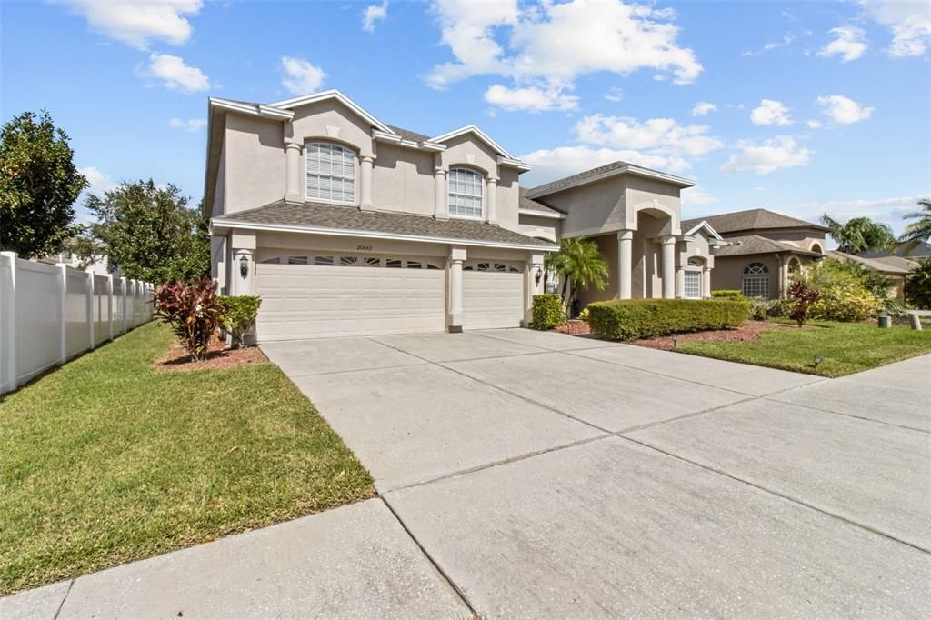 Recientemente alquilado: $3,899 (5 camas, 3 baños, 3249 Pies cuadrados)