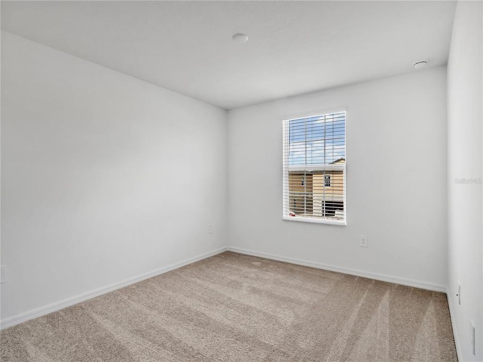 For Rent: $2,750 (4 beds, 2 baths, 1870 Square Feet)