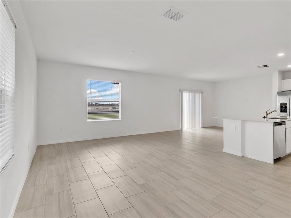 For Rent: $2,750 (4 beds, 2 baths, 1870 Square Feet)