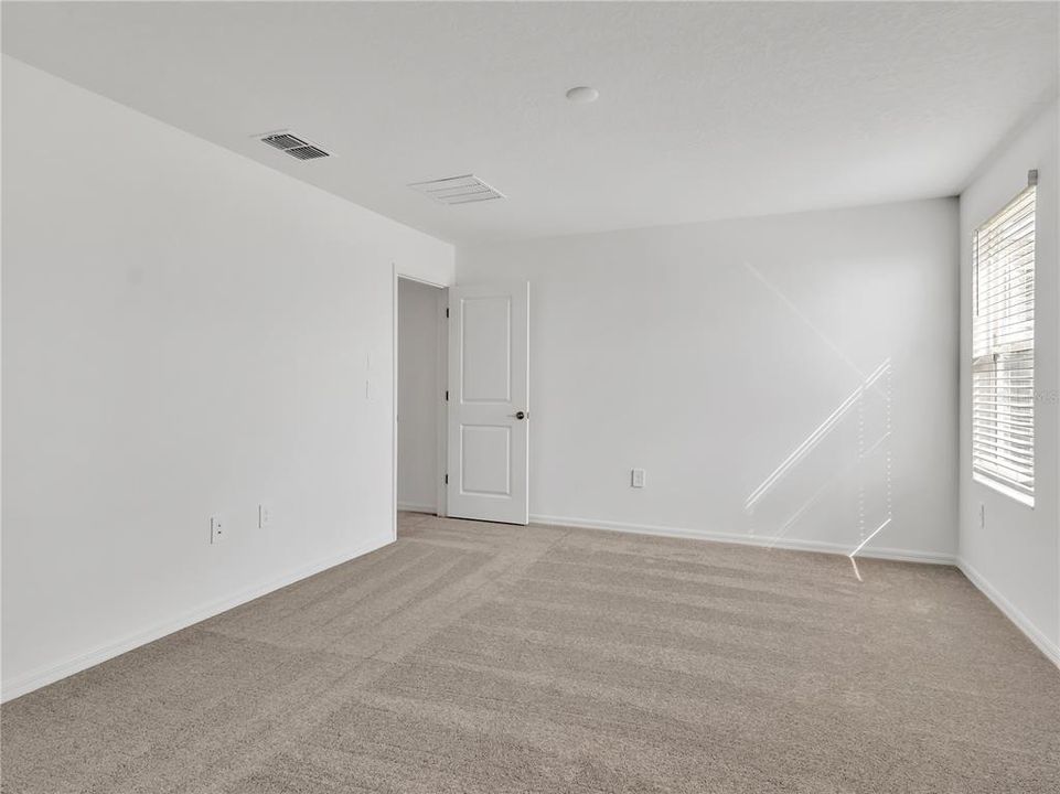 For Rent: $2,750 (4 beds, 2 baths, 1870 Square Feet)